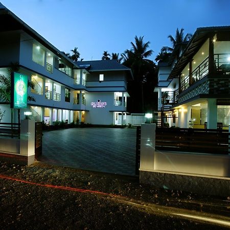 Clirind Resort Athirappilly Exterior foto